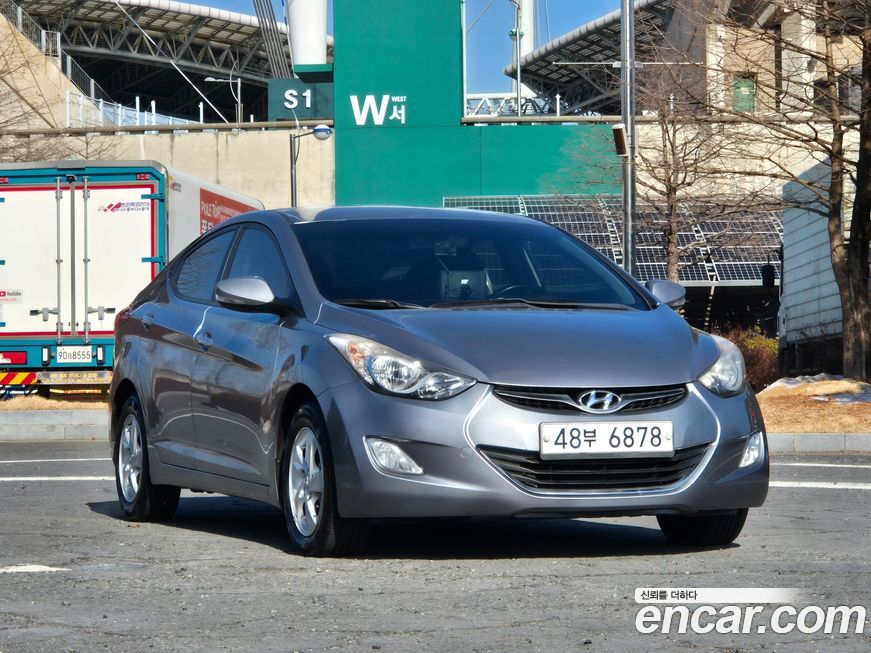 Hyundai AVANTE 2013