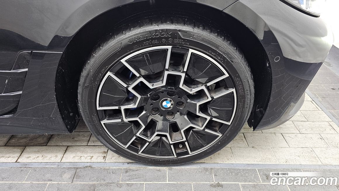 BMW i4 2025