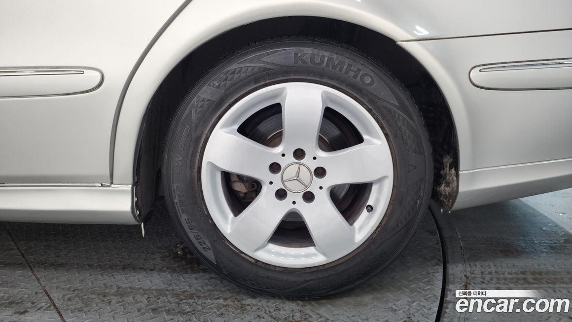 Mercedes-Benz E-Class 2003