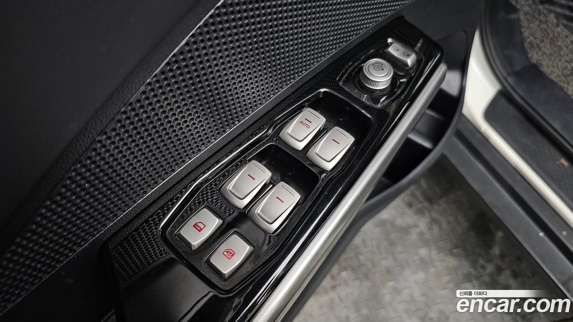 KG_Mobility_Ssangyong TIBOLI 2015