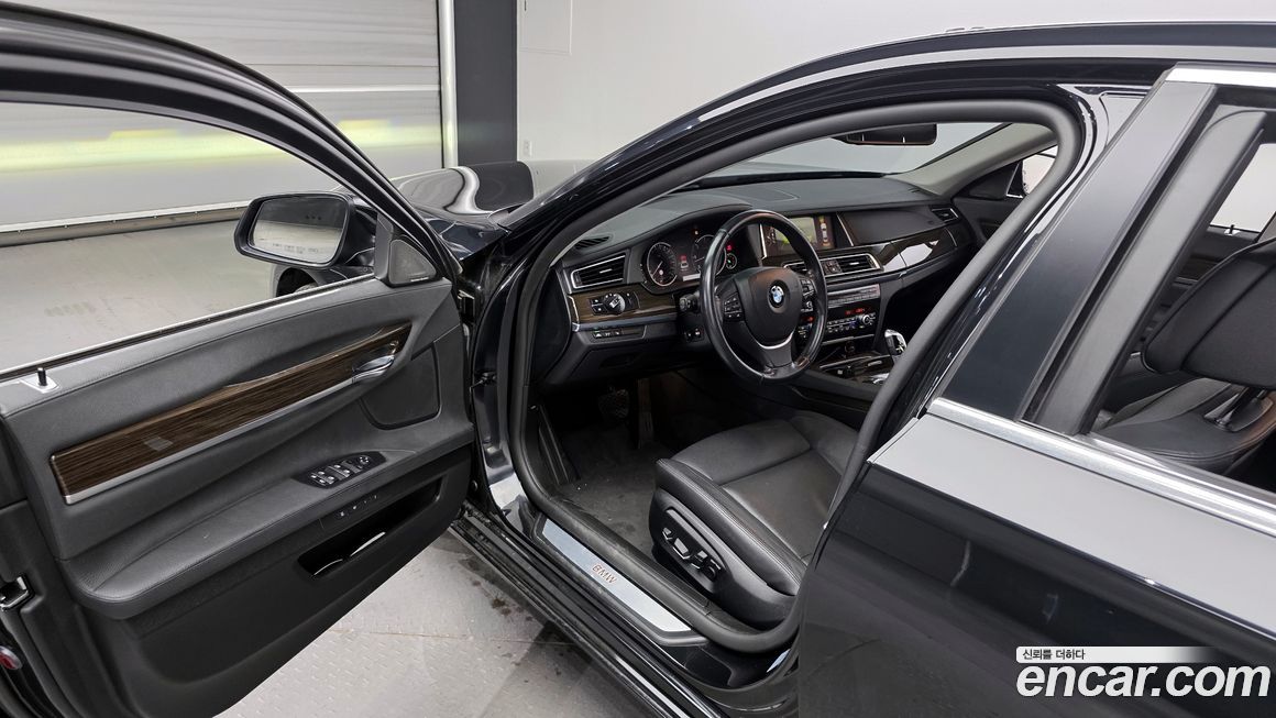 BMW 7-Series 2015