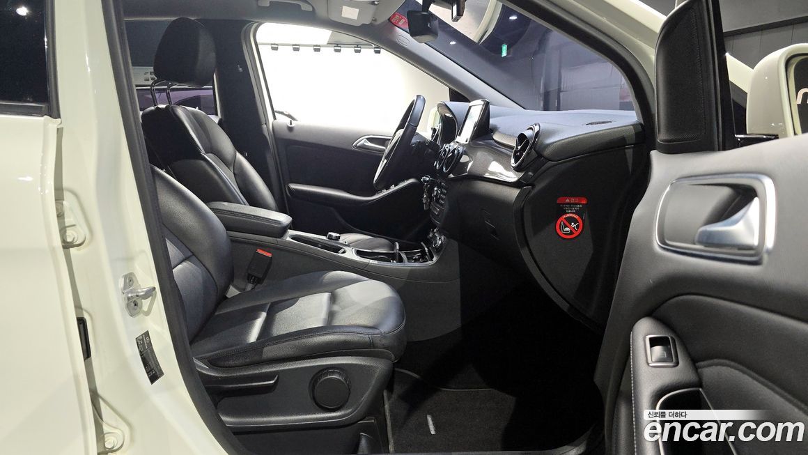 Mercedes-Benz B-Class 2013