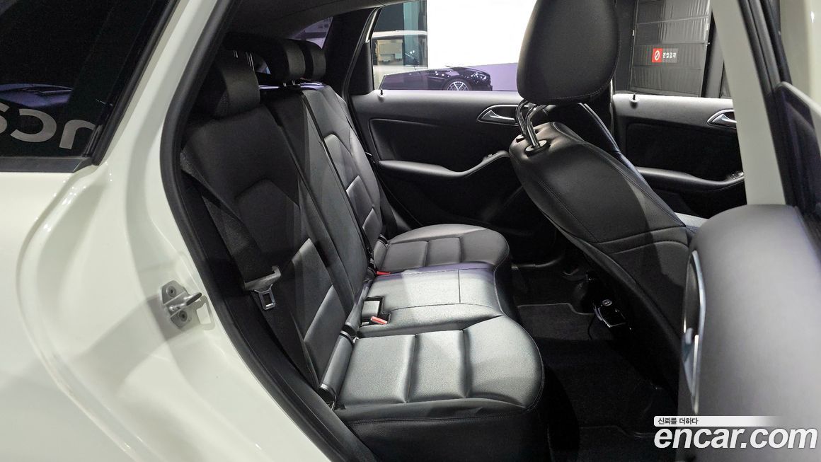 Mercedes-Benz B-Class 2013