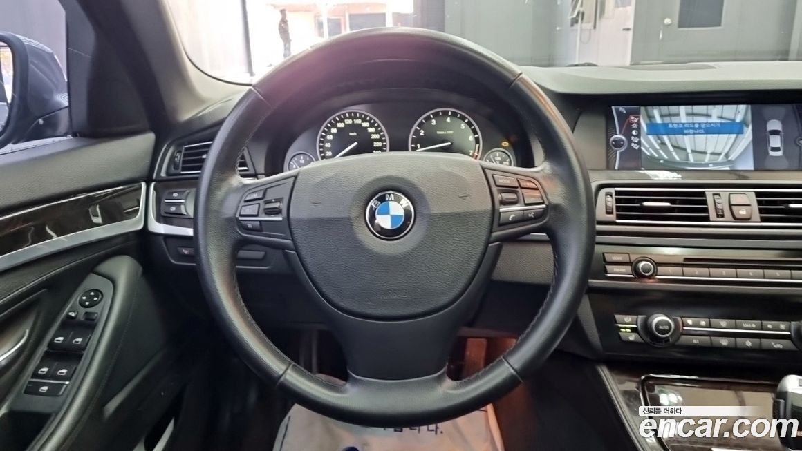 BMW 5-Series 2012