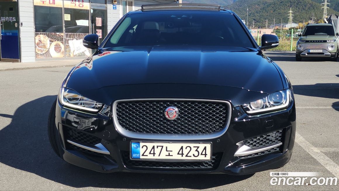 Jaguar XE 2017