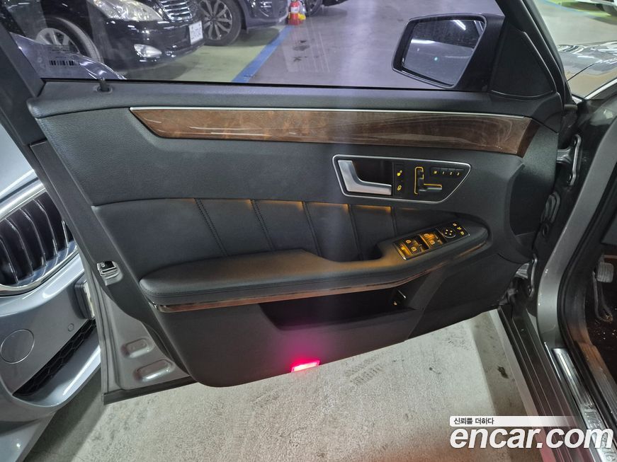 Mercedes-Benz E-Class 2012