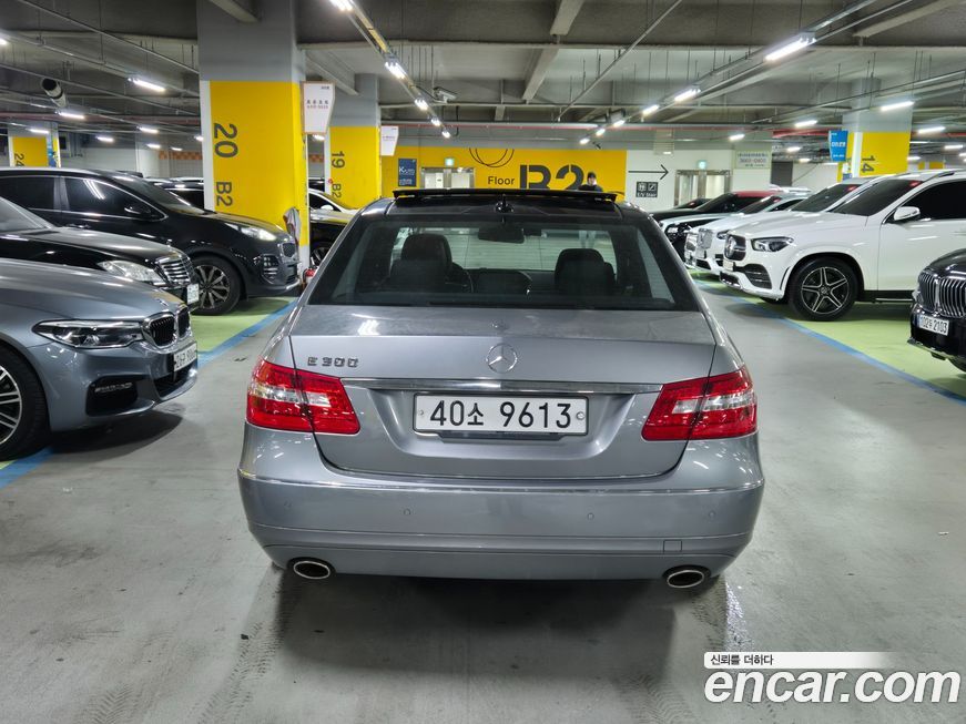 Mercedes-Benz E-Class 2012