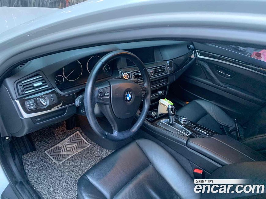 BMW 5-Series 2011