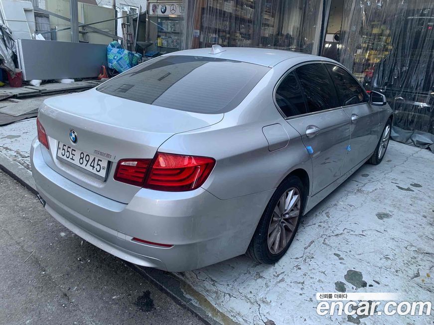 BMW 5-Series 2011