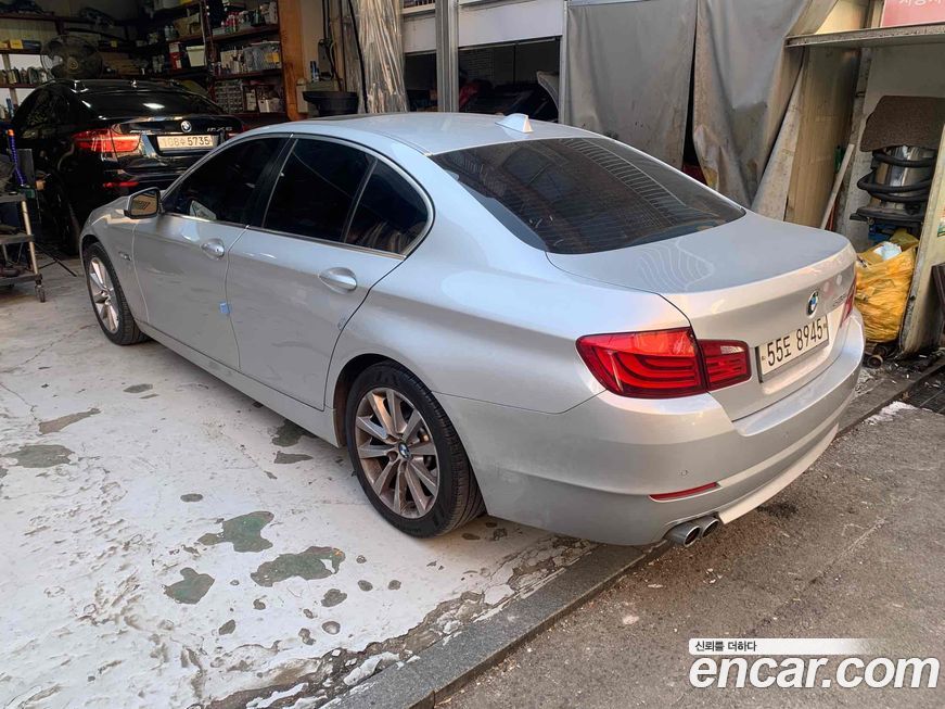 BMW 5-Series 2011