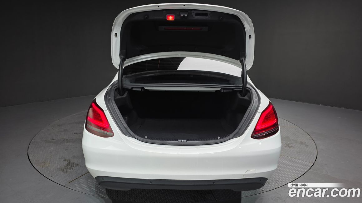 Mercedes-Benz C-Class 2019