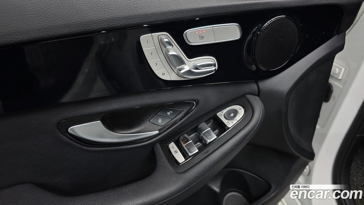 Mercedes-Benz C-Class 2019