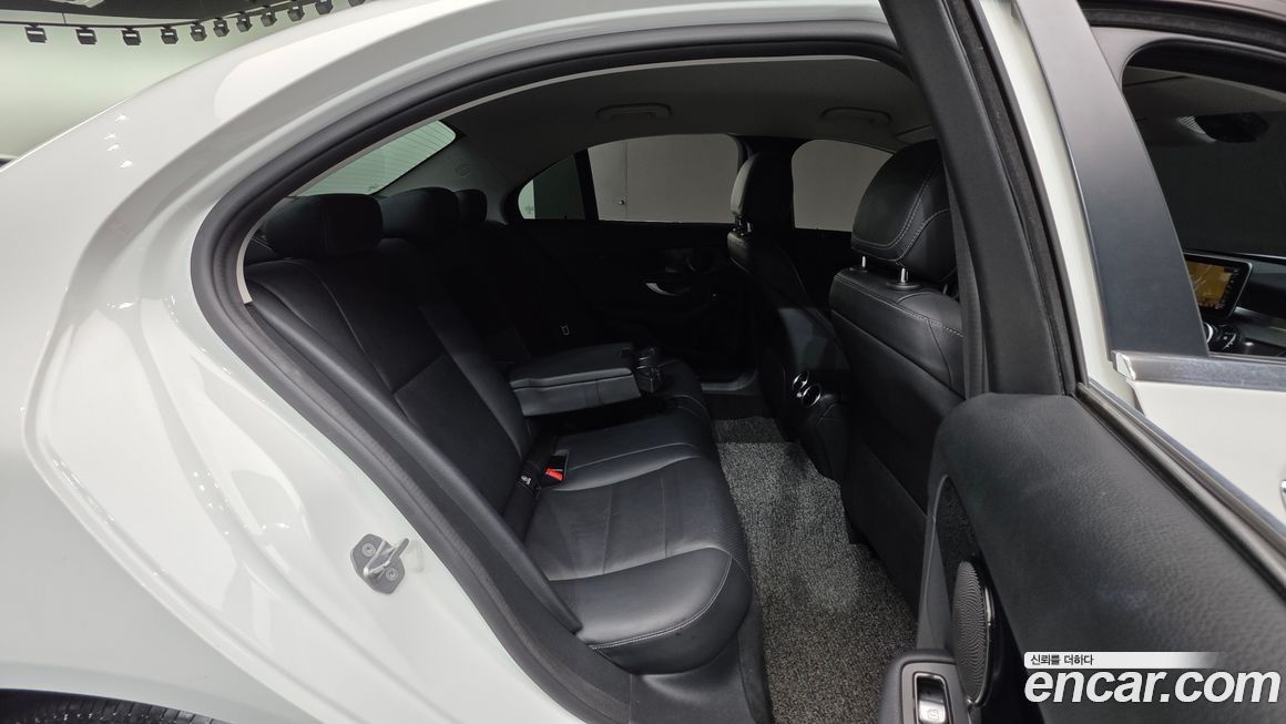 Mercedes-Benz C-Class 2019