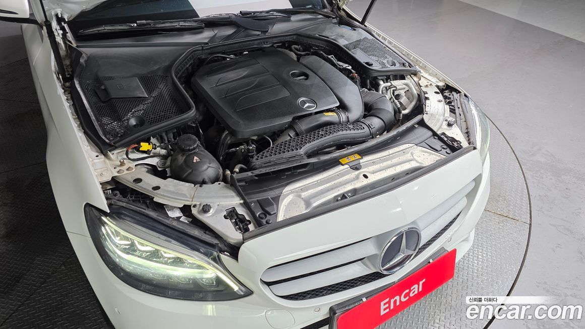 Mercedes-Benz C-Class 2019