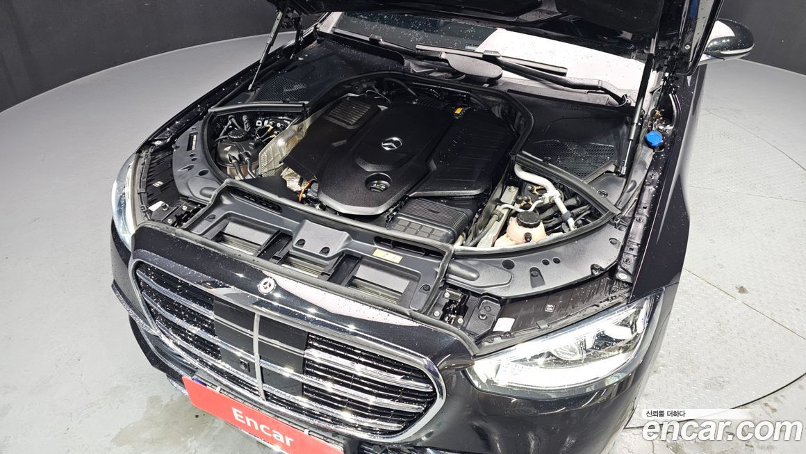 Mercedes-Benz S-Class 2024