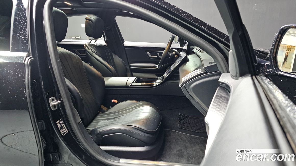 Mercedes-Benz S-Class 2024