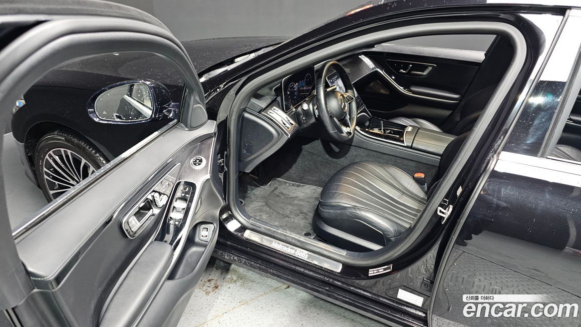 Mercedes-Benz S-Class 2024