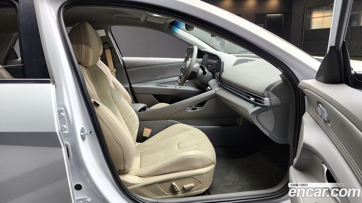 Hyundai AVANTE 2025