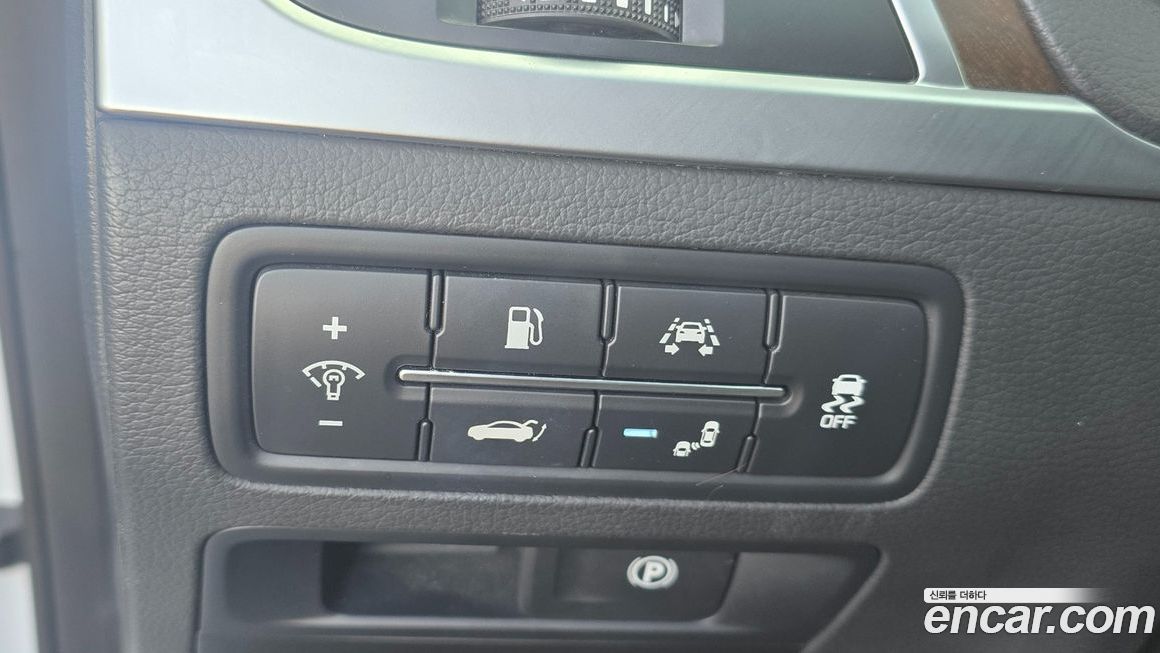 Hyundai Genesis 2015