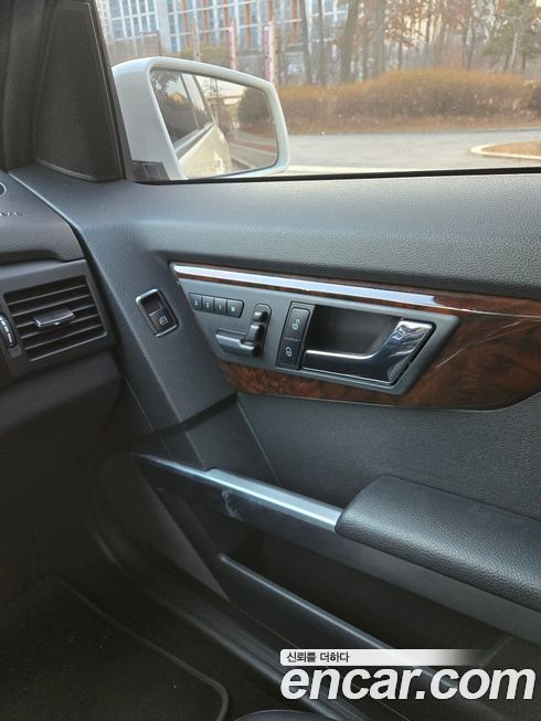 Mercedes-Benz GLK-Class 2011