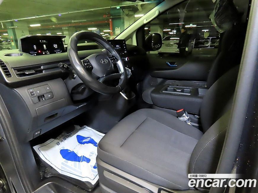 Hyundai Staria 2025