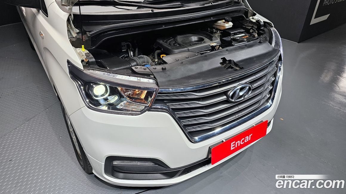 Hyundai Starex 2021
