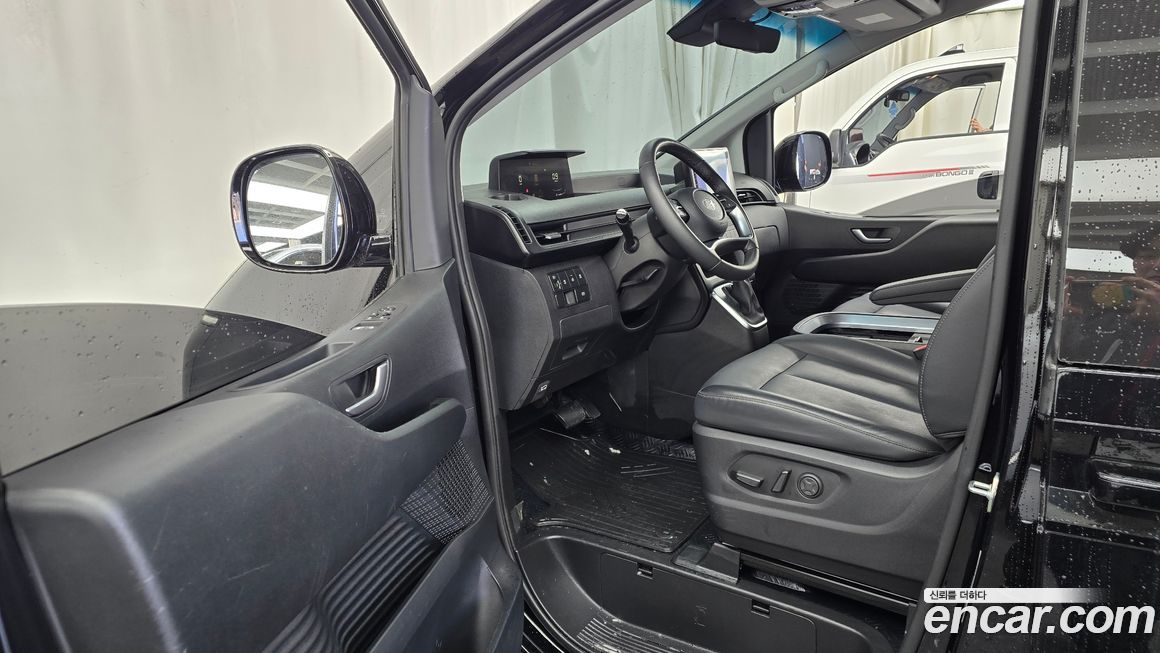 Hyundai Staria 2025