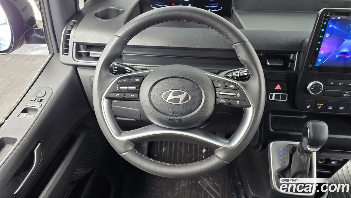 Hyundai Staria 2025