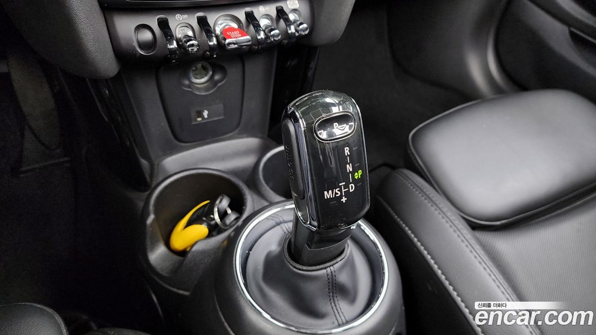 Mini Cooper Convertible 2021