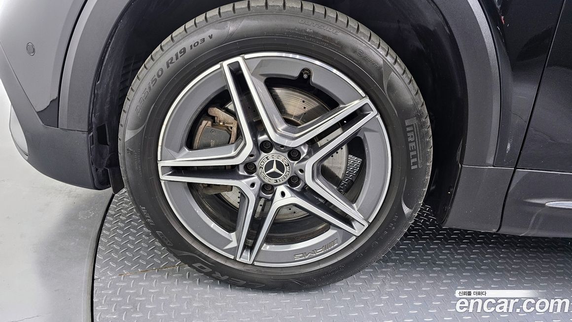 Mercedes-Benz GLB-Class 2020