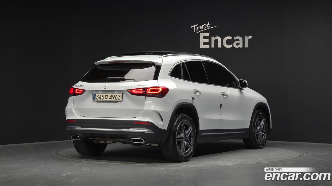 Mercedes-Benz GLA-Class 2021