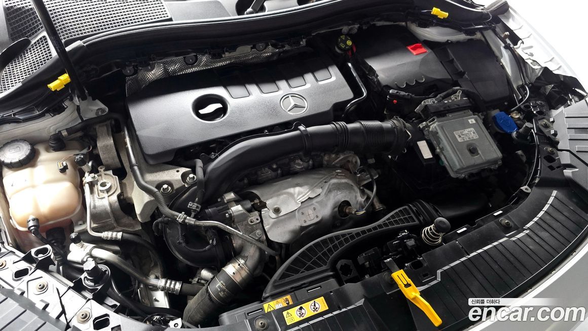 Mercedes-Benz GLA-Class 2021