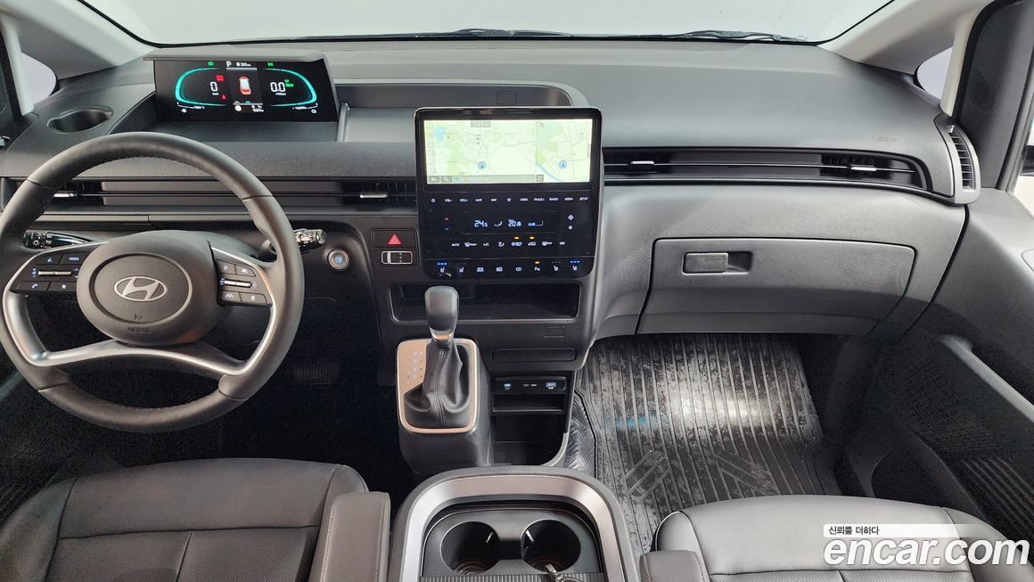 Hyundai Staria 2025