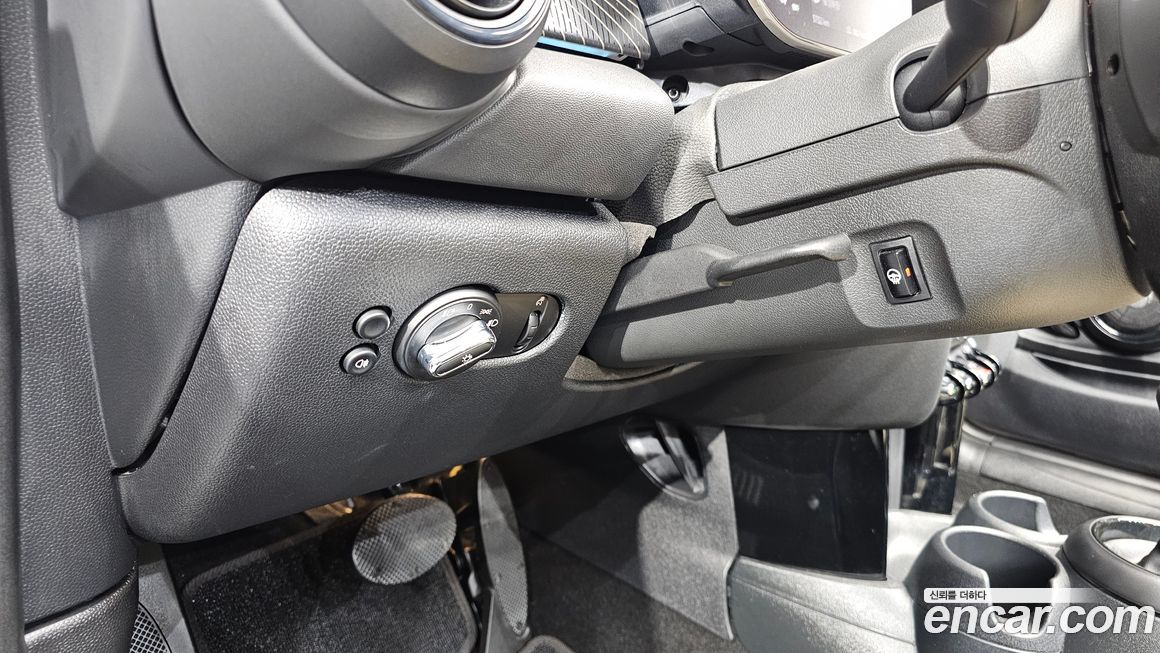 Mini Cooper Convertible 2024