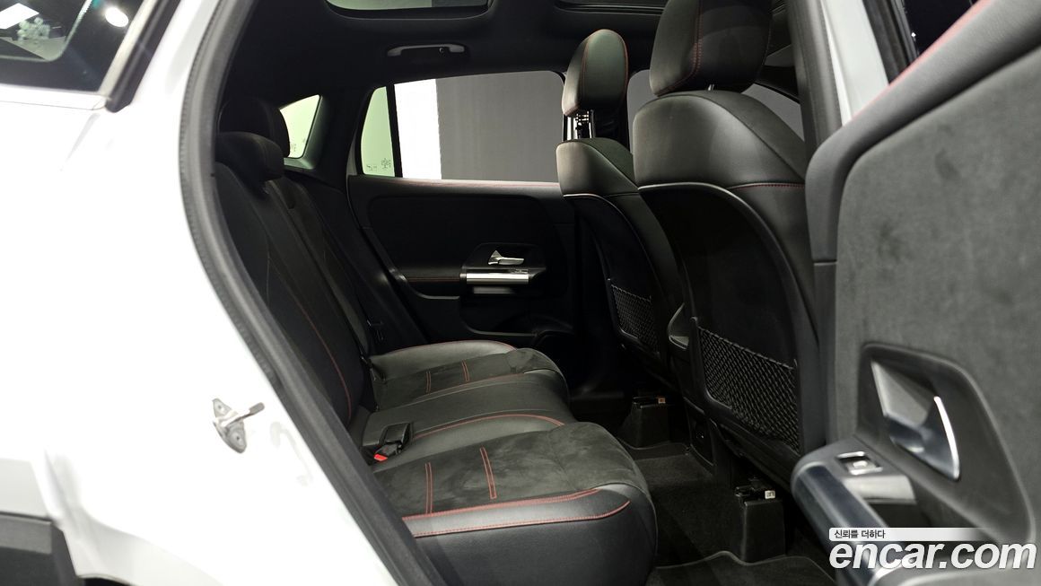 Mercedes-Benz GLA-Class 2021