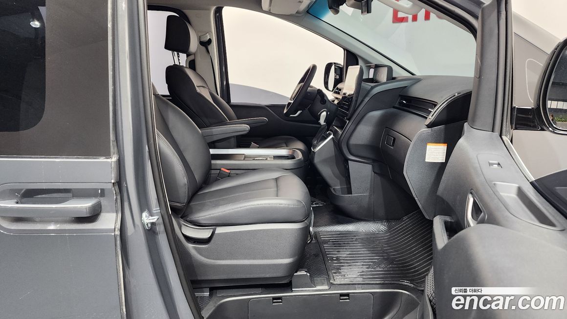 Hyundai Staria 2025