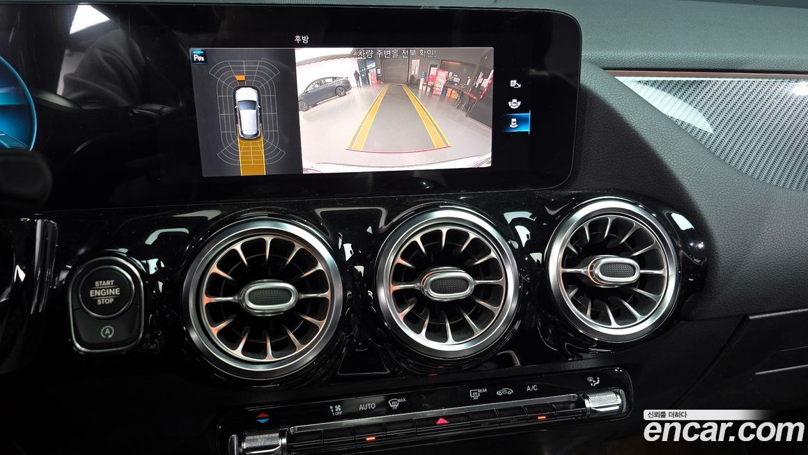 Mercedes-Benz GLA-Class 2021