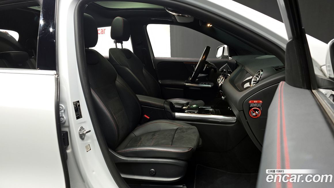 Mercedes-Benz GLA-Class 2021