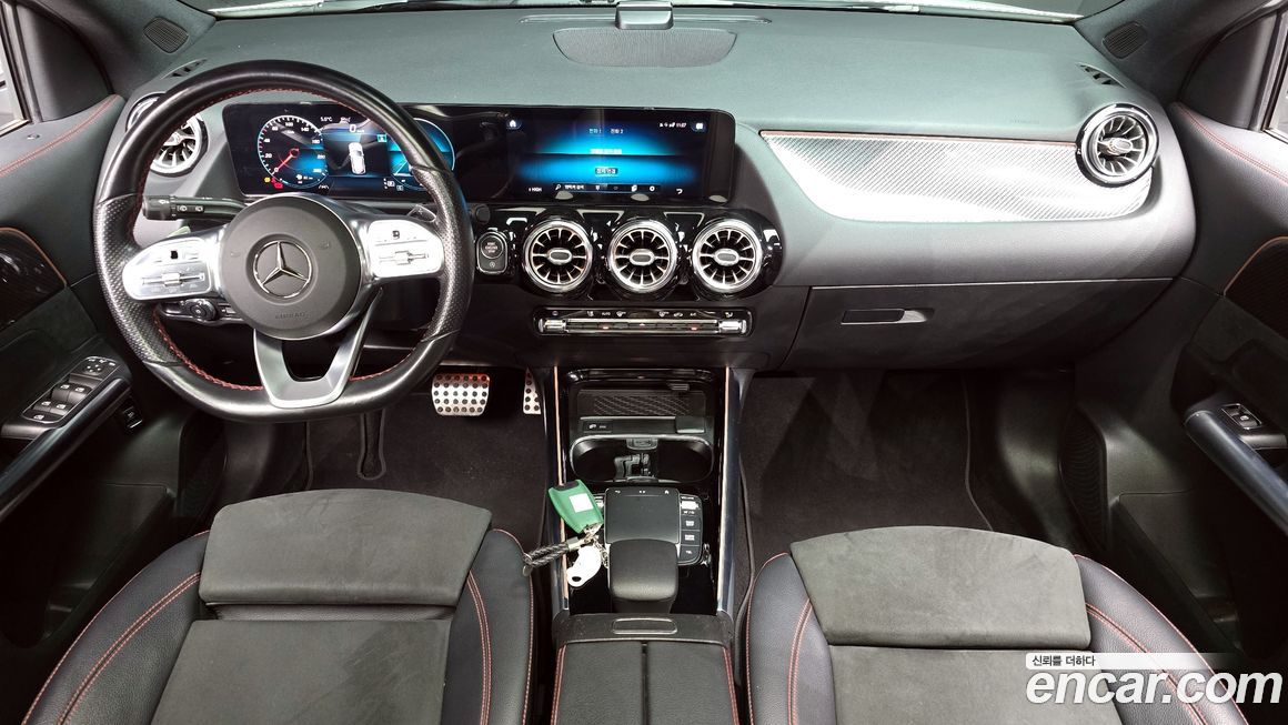 Mercedes-Benz GLA-Class 2021