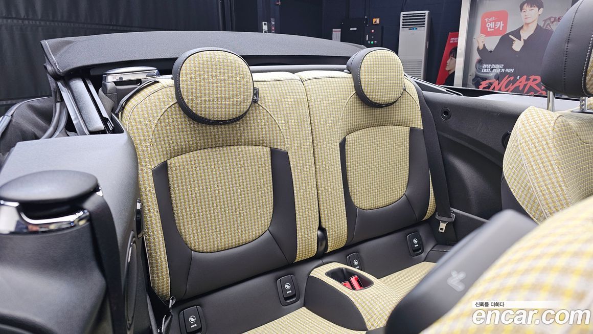 Mini Cooper Convertible 2024