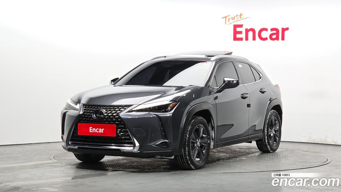 Lexus UX 2024