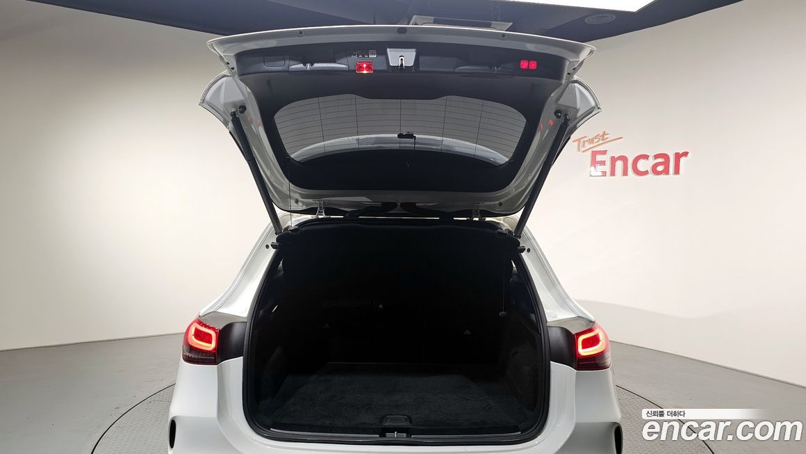 Mercedes-Benz GLA-Class 2023