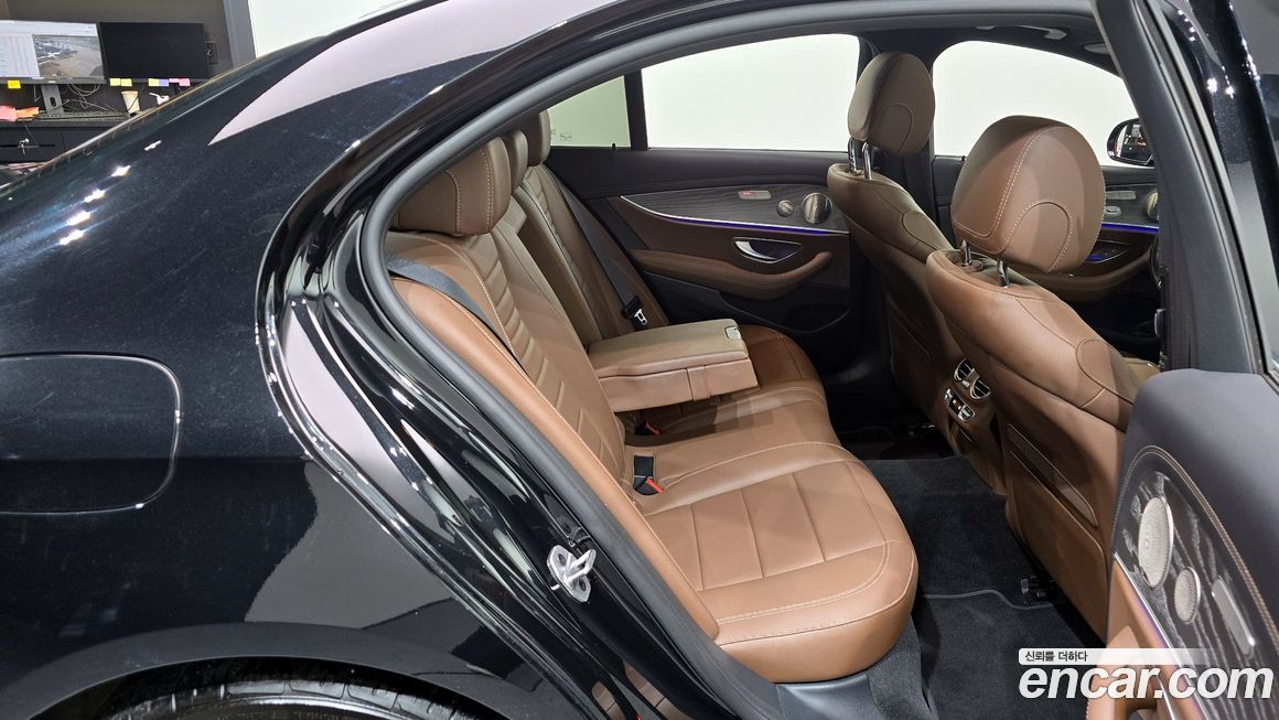 Mercedes-Benz E-Class 2022