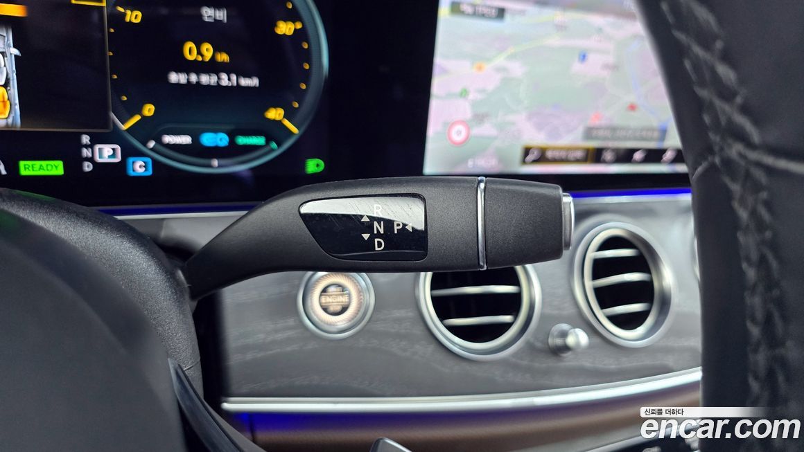 Mercedes-Benz E-Class 2022