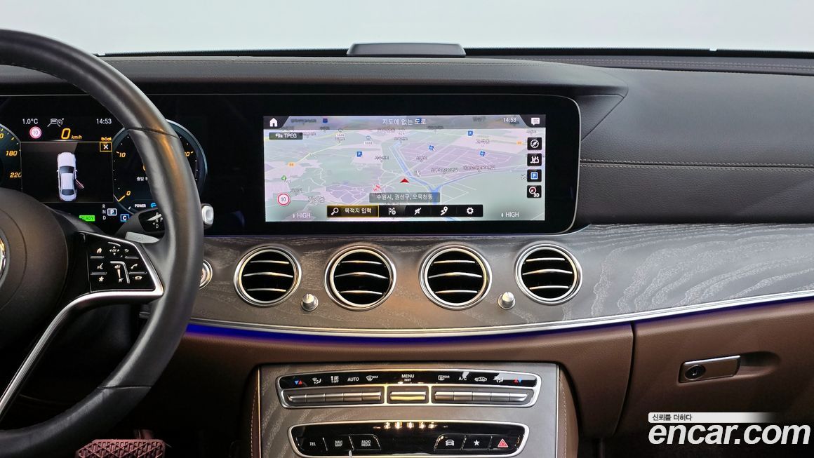 Mercedes-Benz E-Class 2022