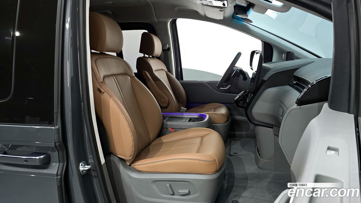 Hyundai Staria 2025