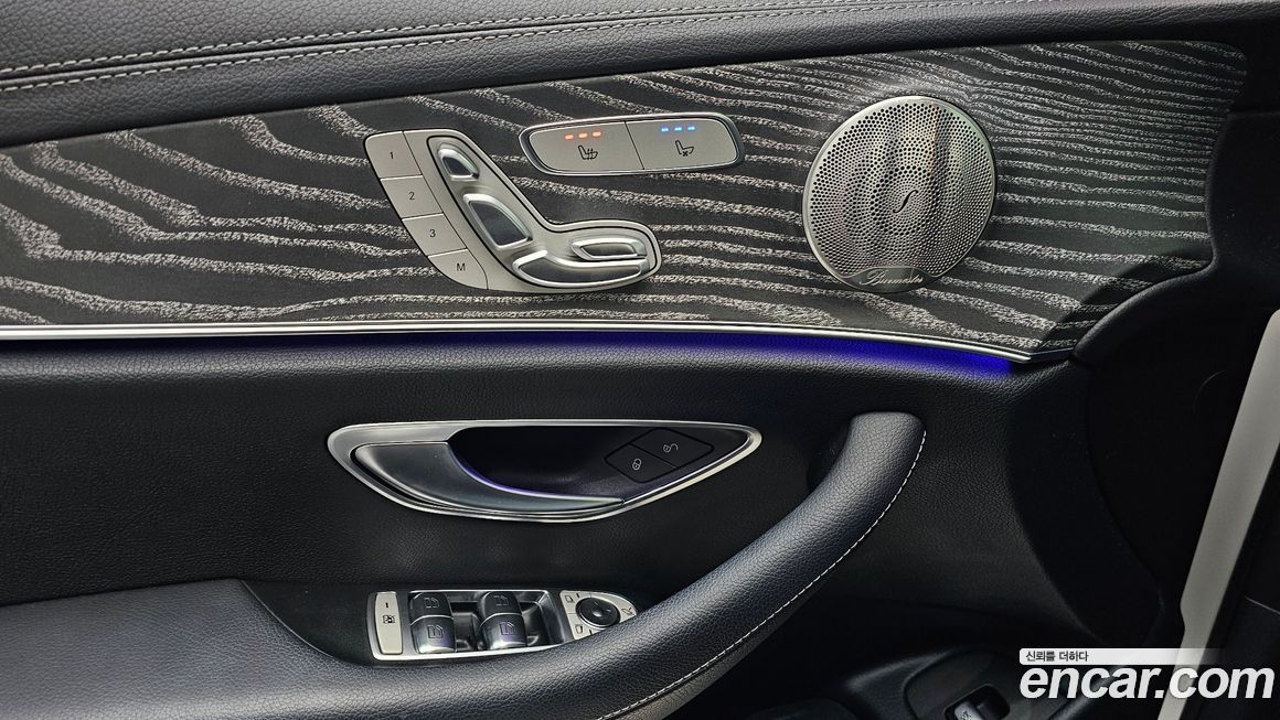 Mercedes-Benz E-Class 2022