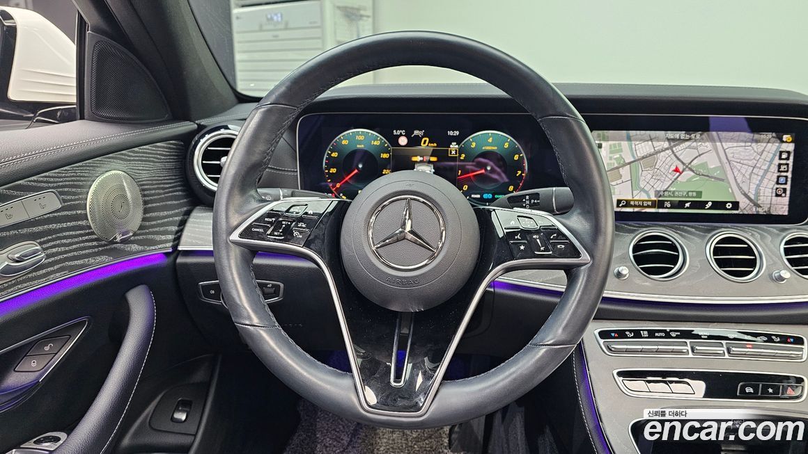 Mercedes-Benz E-Class 2022