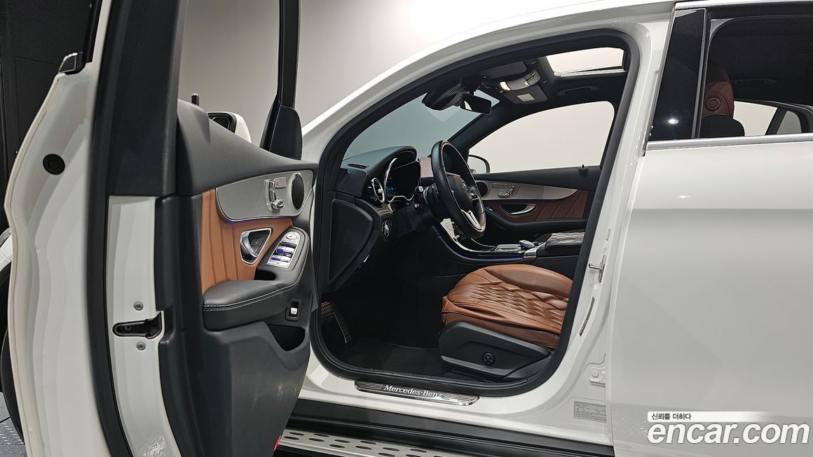 Mercedes-Benz GLC-Class 2021