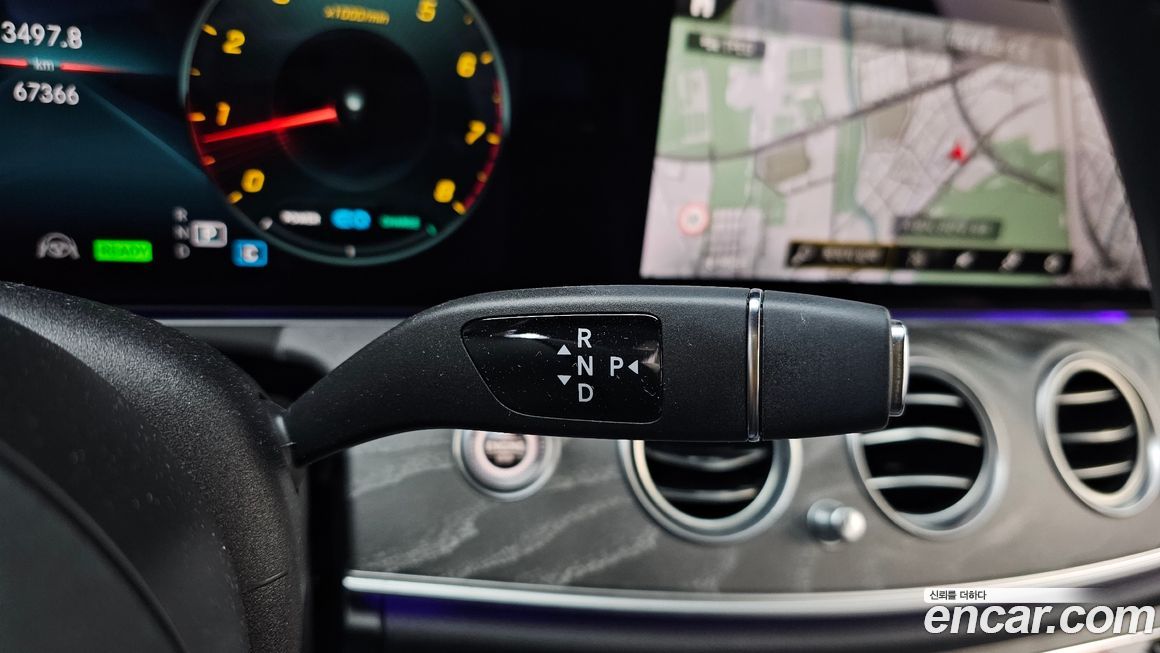 Mercedes-Benz E-Class 2022